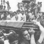 Caixão com o corpo de João Goulart é carregado pelas ruas de São Borja, em 1976. Corpo nunca foi autopsiado. Foto: Arquivo/ O Globo